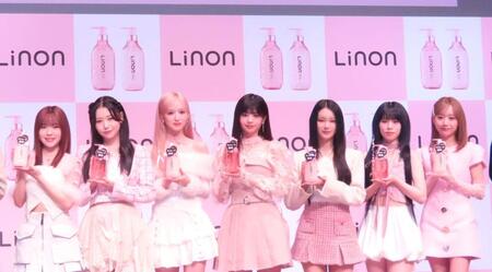 ＭＥ：Ｉの（左から）ＴＳＵＺＵＭＩ、ＭＯＭＯＮＡ、ＳＵＺＵ、ＲＩＮＯＮ、ＭＩＵ、ＡＹＡＮＥ、ＫＥＩＫＯ