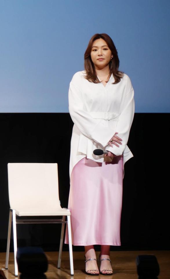 会見に登場した野呂佳代