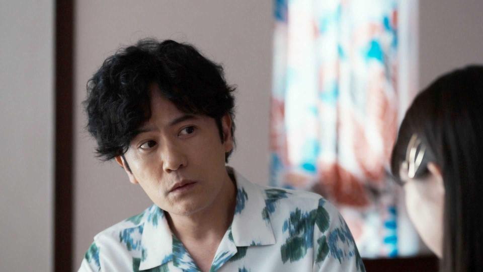 映画「バナ穴　ＢＡＮＡ＿ＡＮＡ」に出演する稲垣吾郎（Ｃ）２０２６　ＢＡＮＡ＿ＡＮＡ　Ｆｉｌｍ　Ｐａｒｔｎｅｒｓ