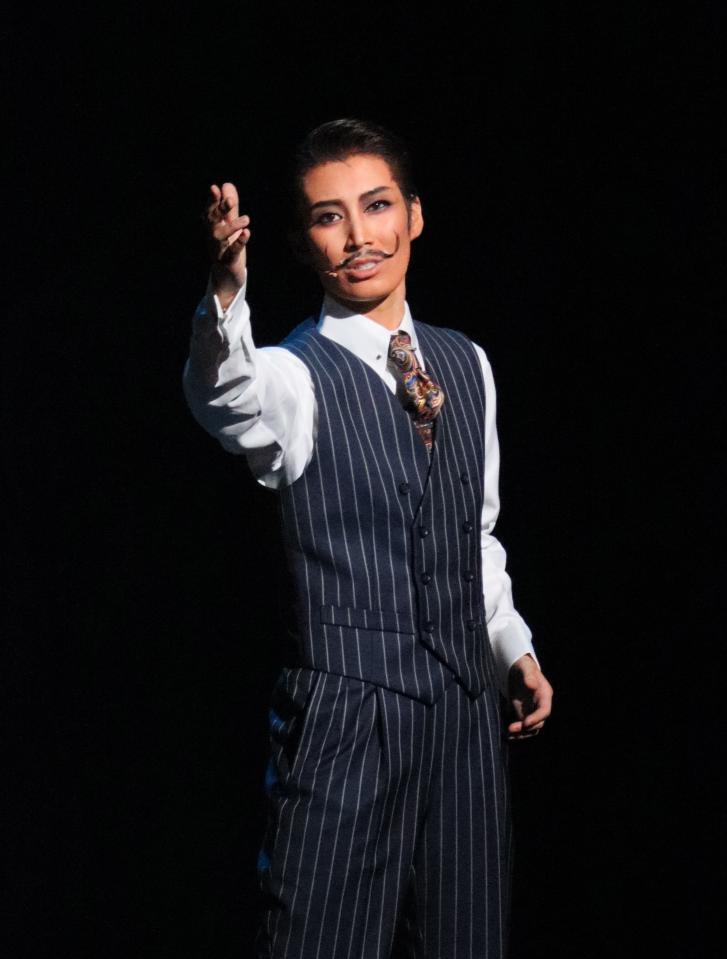 宝塚雪組「DayDream Dali」主演した瀬央ゆりあ