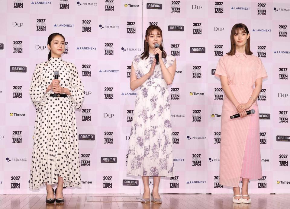 イベントに登場した（左から）平祐奈、新川優愛、トラウデン直美＝東京・浜離宮朝日ホール（撮影・佐々木彰尚）