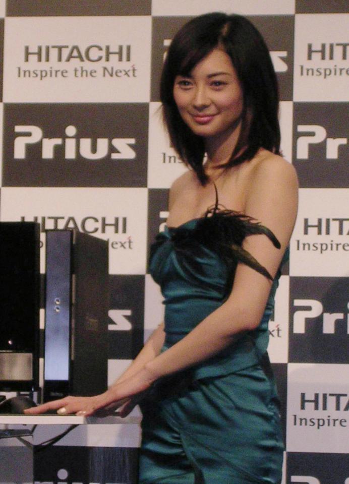 日立の新CMに登場する伊東美咲＝０５年８月