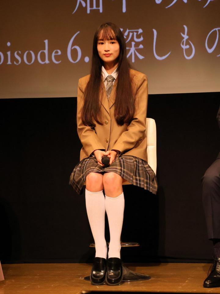 ドラマ「転校生ナノ」完成披露試写会にナノの制服姿で登場した仲島有彩　