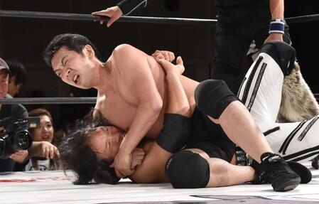 ５４歳のときに念願のプロレスデビューを果たした宮根誠司＝２０１７年