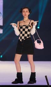 佐藤ミケーラ倭子＝２３年撮影