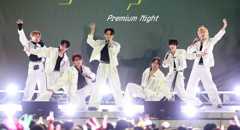 （左から）松倉海斗、松田元太、吉澤閑也、宮近海斗、中村海人、七五三掛龍也、川島如恵留（撮影・石井剣太郎）