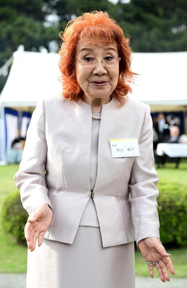 春の園遊会に招かれ、取材に応じる声優の野沢雅子さん（代表撮影）