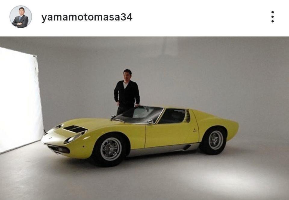 愛車ランボルギーニ・ミウラと。山本昌氏のインスタグラム＠ｙａｍａｍｏｔｏｍａｓａ３４（２０１８年３月２６日付）より
