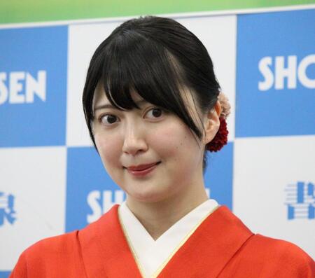 トレカの発売イベントを開催した香川愛生女流四段