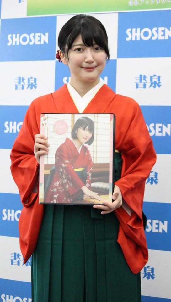 トレカの発売イベントを開催した香川愛生女流四段