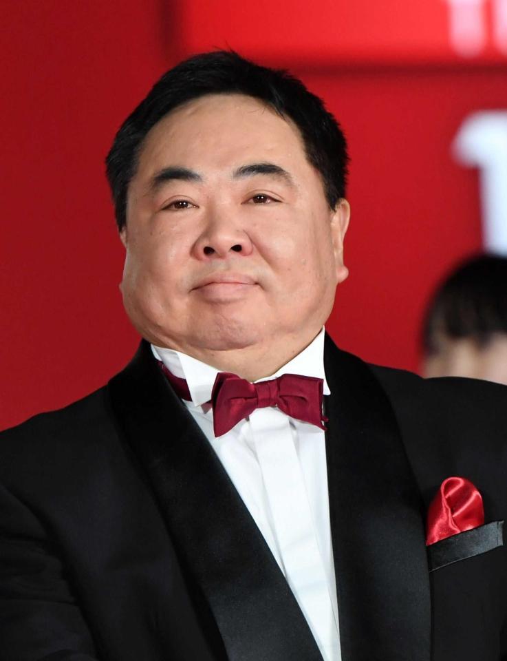 　塚地武雅＝２０２５年１２月撮影