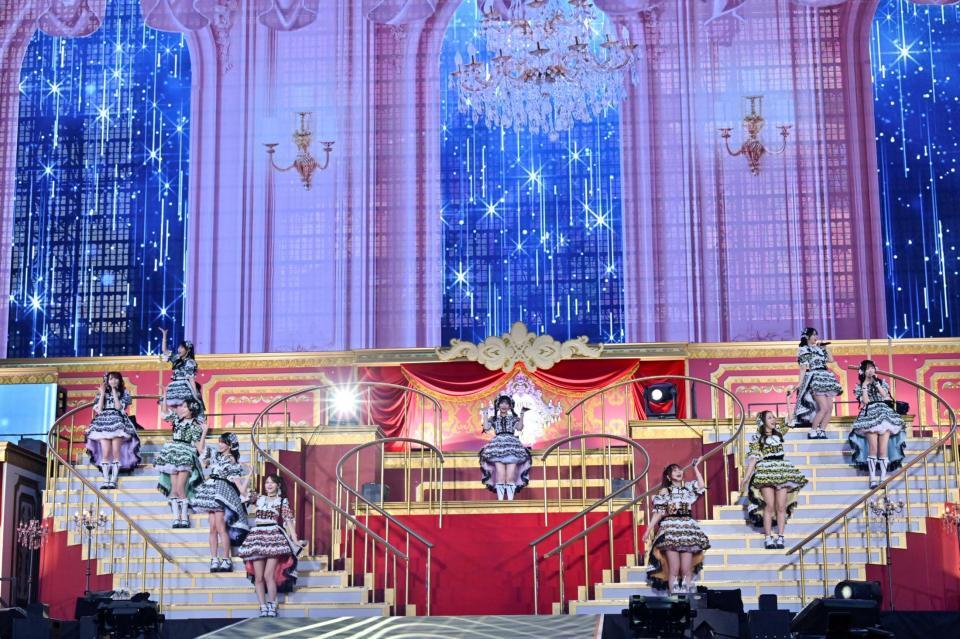 横浜スタジアムを熱狂の渦に巻き込んだ＝ＬＯＶＥ