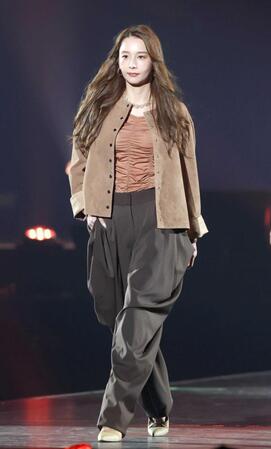 ランウェイを歩くＮｉｋｉ　