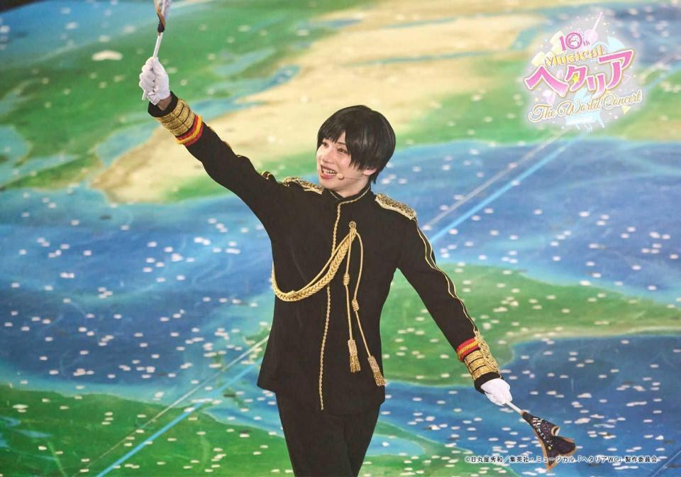 日本役の植田圭輔（Ｃ）日丸屋秀和／集英社・ミュージカル「ヘタリアＷＣ」製作委員会　