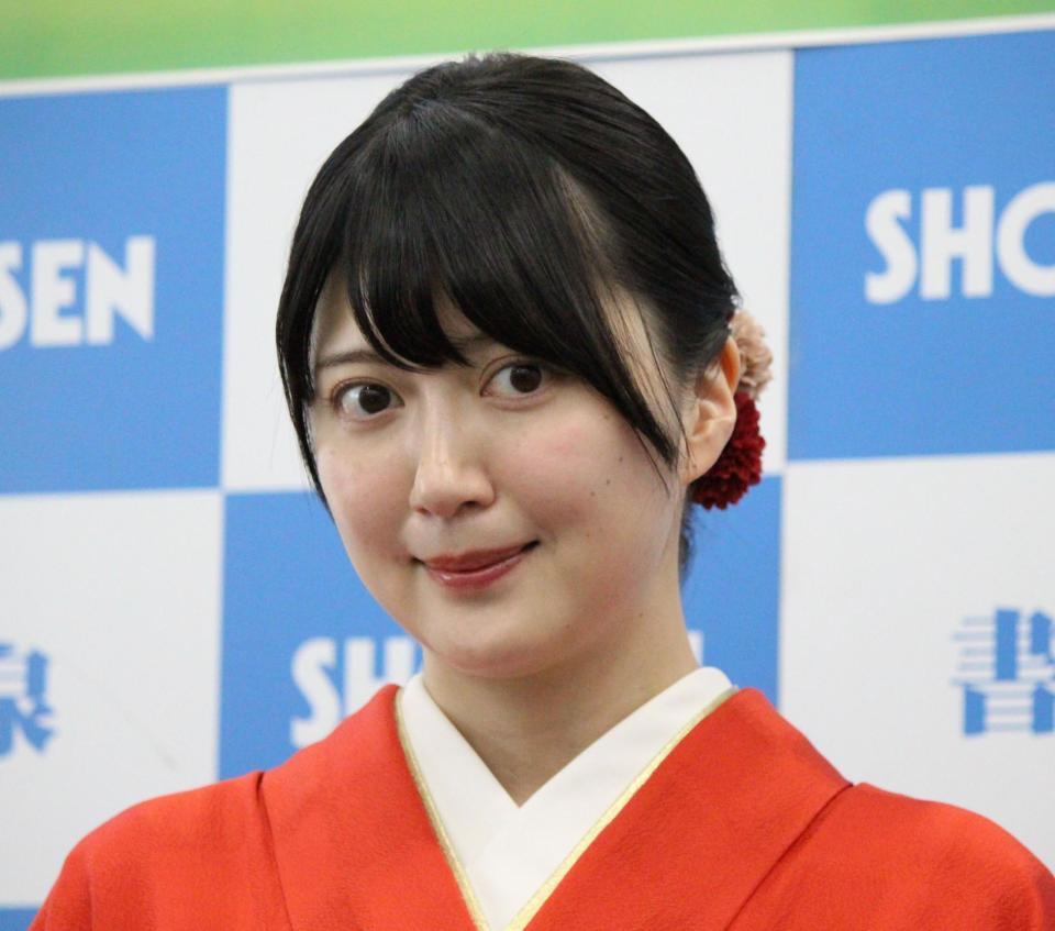 トレカの発売イベントを開催した香川愛生女流四段