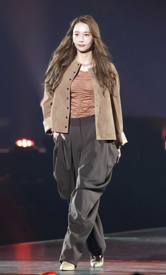 ランウェイを歩くＮｉｋｉ　