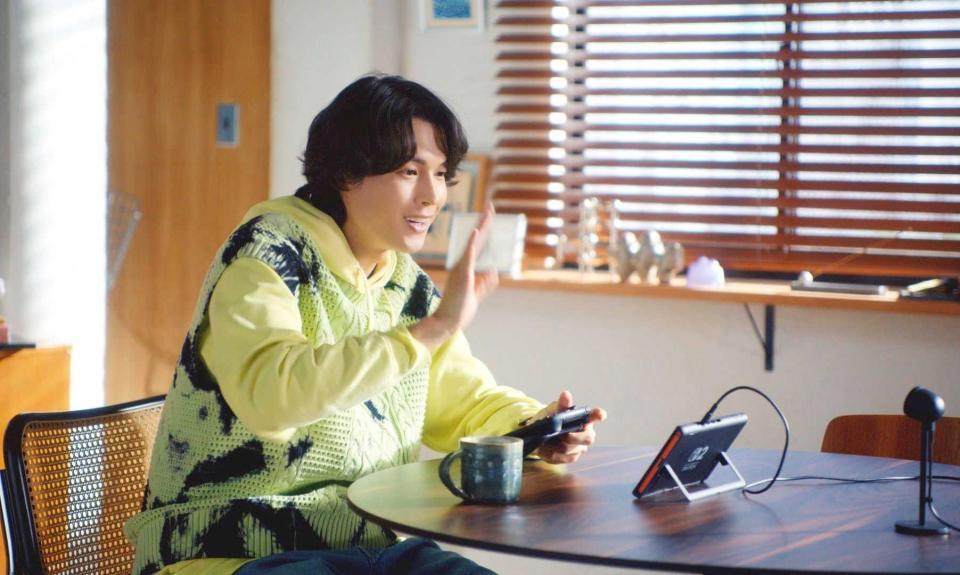 新ＣＭに出演するＳｉｘＴＯＮＥＳ・松村北斗　