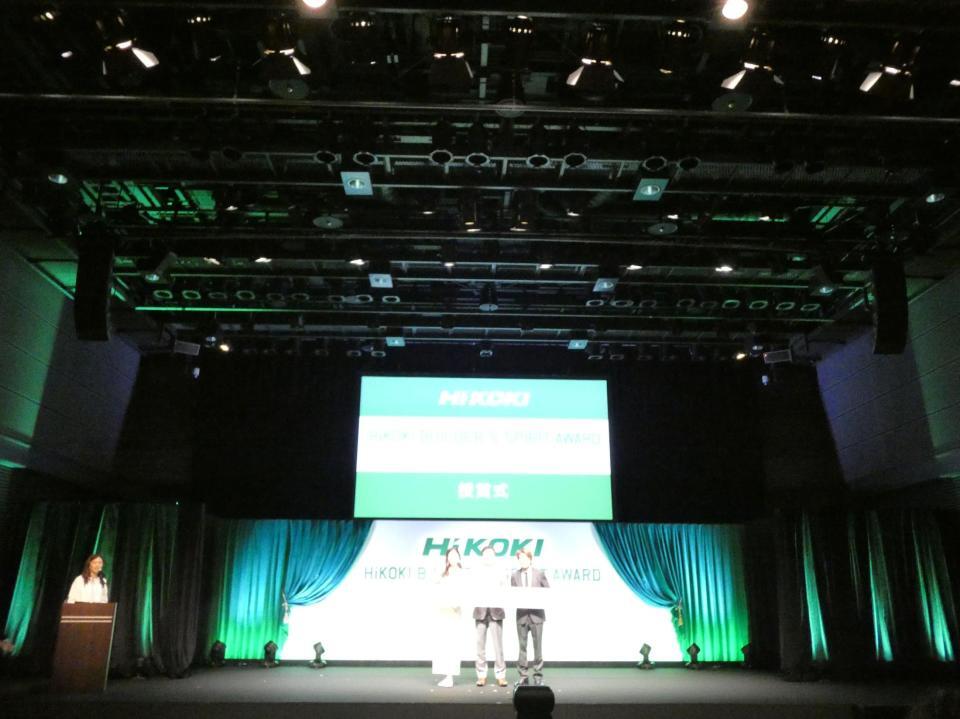 イベントに出席した（左から）ゆうちゃみ、工機ホールディングスジャパンの吉田智彦社長、ヒロミ