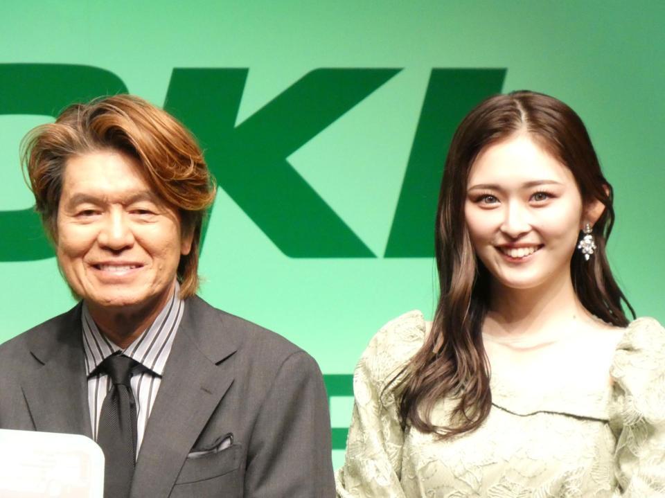 イベントに出席したヒロミ（左）、ゆうちゃみ