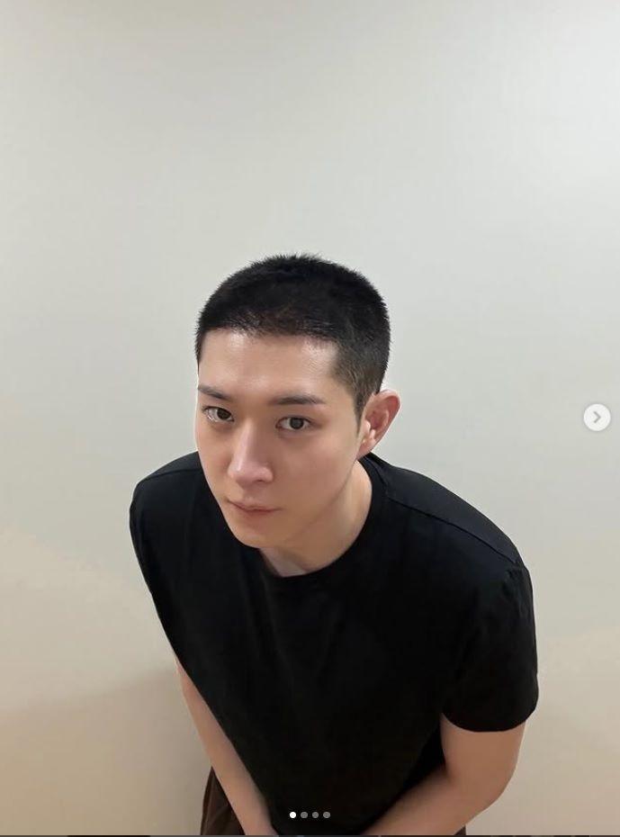 キム・ヨンデの公式インスタグラム＠ｙｏｕｎｇｄａｅ０３０２より