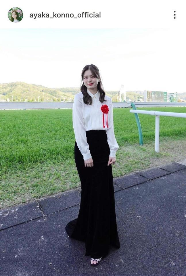 紺野彩夏のインスタグラム（＠ａｙａｋａ＿ｋｏｎｎｏ＿ｏｆｆｉｃｉａｌ）から