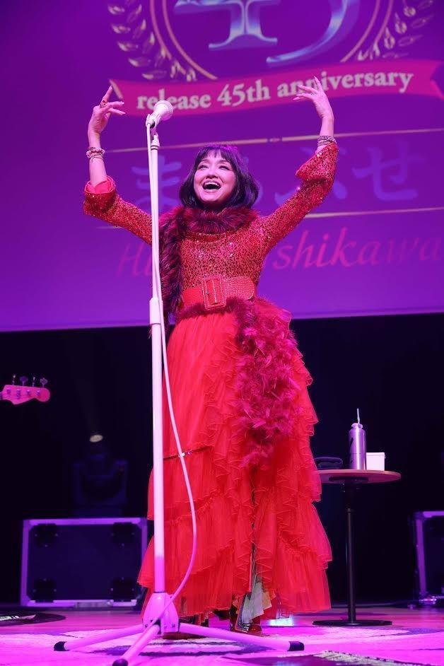 記念コンサートを開催した石川ひとみ