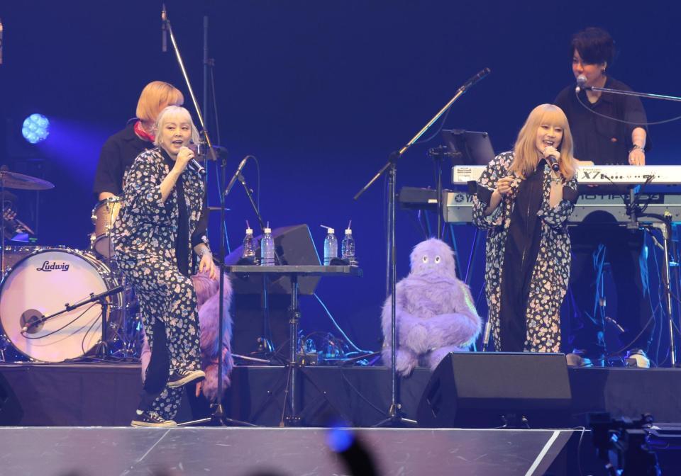 パフォーマンスするＰＵＦＦＹ＝ぴあアリーナMM（撮影・石井剣太郎）