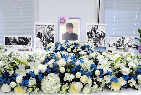 　関根忠郎さんの祭壇と遺影