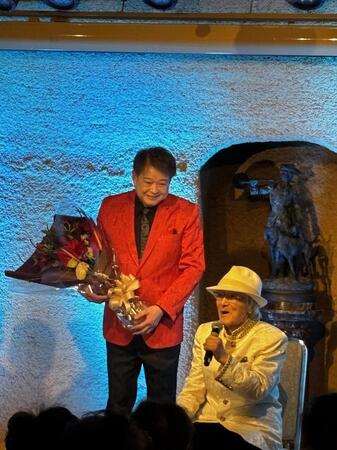 トークする浜村淳（右）と滝あつし