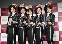 　ＳＨｉＺＵＫＵの（左から）古川カベルネ卓人、真田メルロ煌生、石田ピノ知之、松田シャルドネ創太郎、門脇リースリング卓史（撮影・開出牧）　