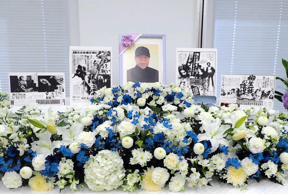 　関根忠郎さんの祭壇と遺影