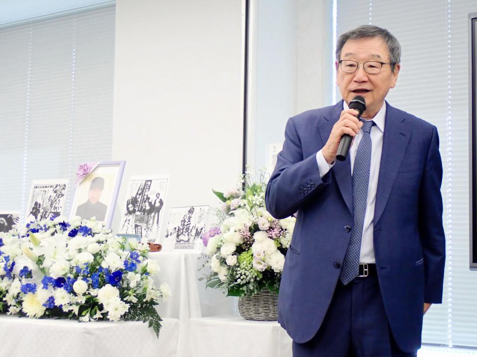 　関根忠郎さんのお別れの会でスピーチする多田憲之・東映会長