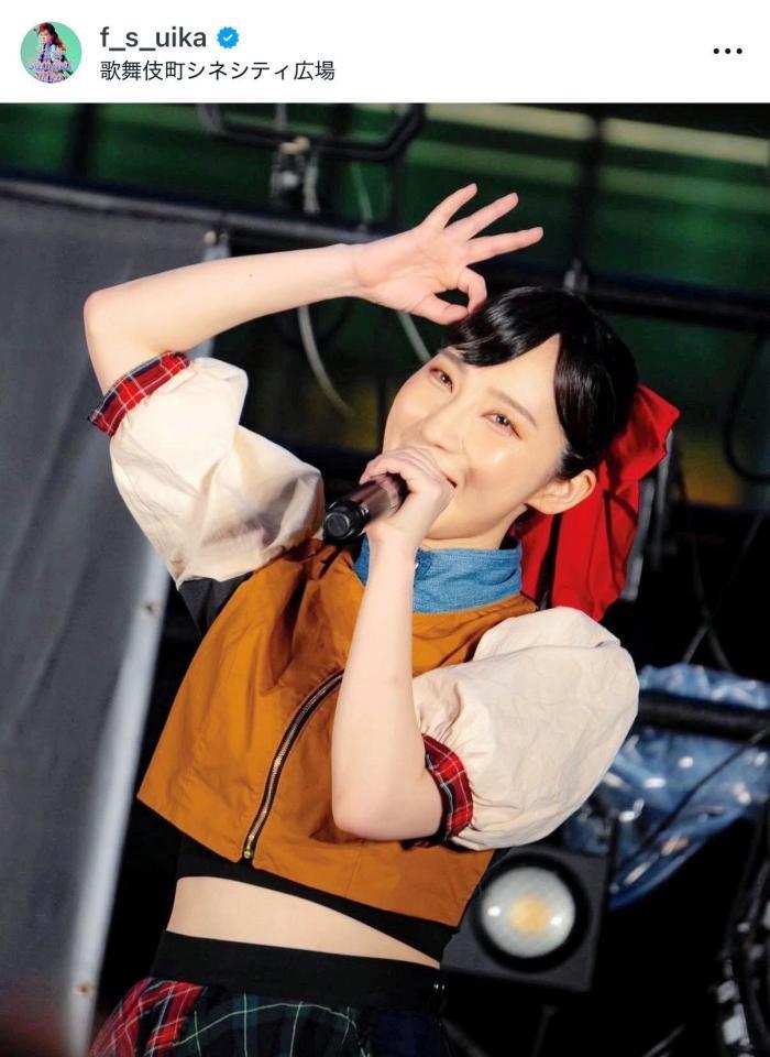 ＢｉＳ解散１０周年のステージで歌うファーストサマーウイカ。公式インスタグラム＠ｆ＿ｓ＿ｕｉｋａ（２４年７月９日投稿）より