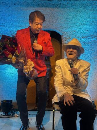 トークする浜村淳（右）と滝あつし