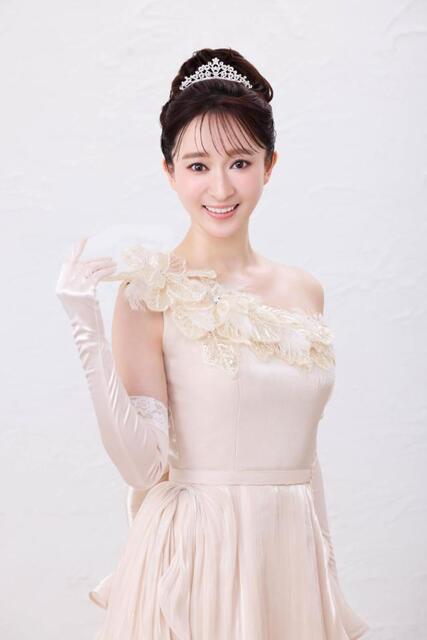 ６月３日に「さよならは黄昏」で歌手デビューする元宝塚娘役スター有沙瞳