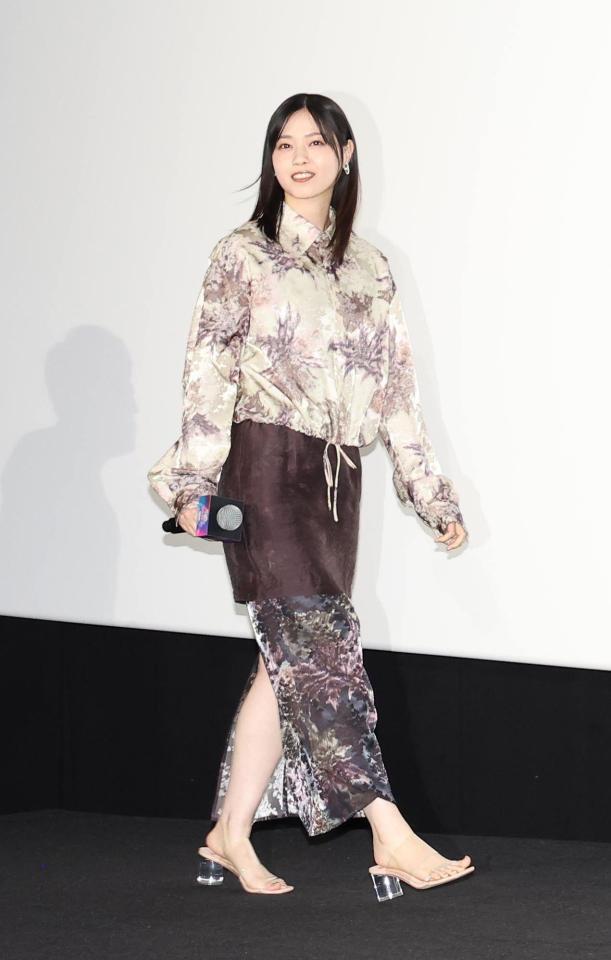 舞台あいさつに登場した西野七瀬（撮影・佐々木彰尚）