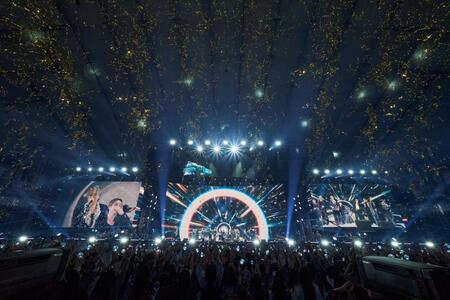 熱狂の渦に包まれた東京ドーム