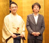 芥川賞作家・中村文則氏（右）と三遊亭円楽