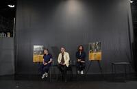 会見に登場した（左から）演出のラディスラス・ショラー氏、ジャン・レノ、パブロ・ランティ氏（撮影・佐々木彰尚）