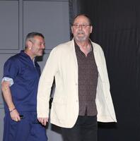 会見に登場したジャン・レノ（撮影・佐々木彰尚）