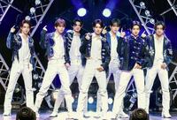 初日公演を行ったａｏｅｎ（左から）颯太、京助、輝、礼央、優樹、琉楓、雅久ⓒＪＣＯＮＩＣ