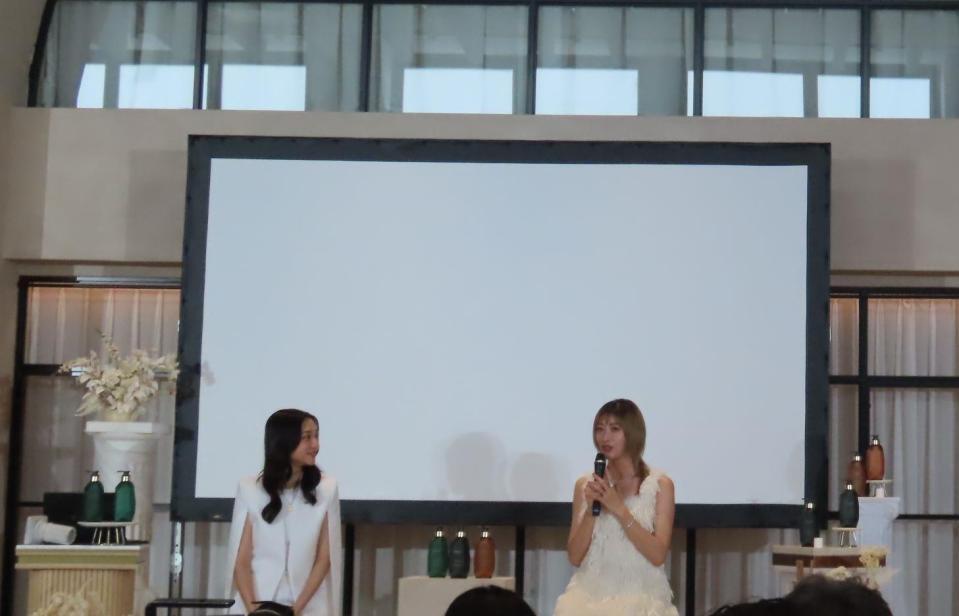 新製品発表会に出席した山田優