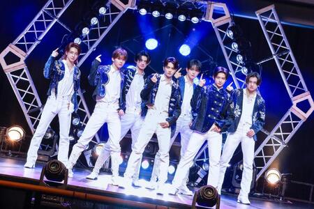 ａｏｅｎ（左から）颯太、京助、輝、礼央、優樹、琉楓、雅久ⓒＪＣＯＮＩＣ