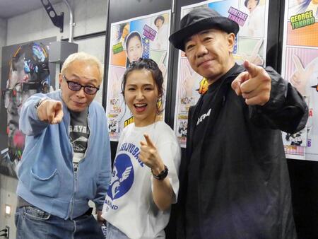 　ライブを行った（左から）所ジョージ、田中あいみ、木梨憲武