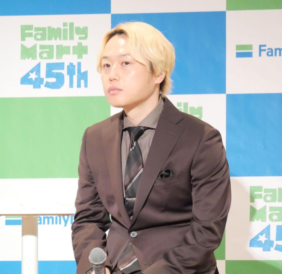 イベントに出席したリリー