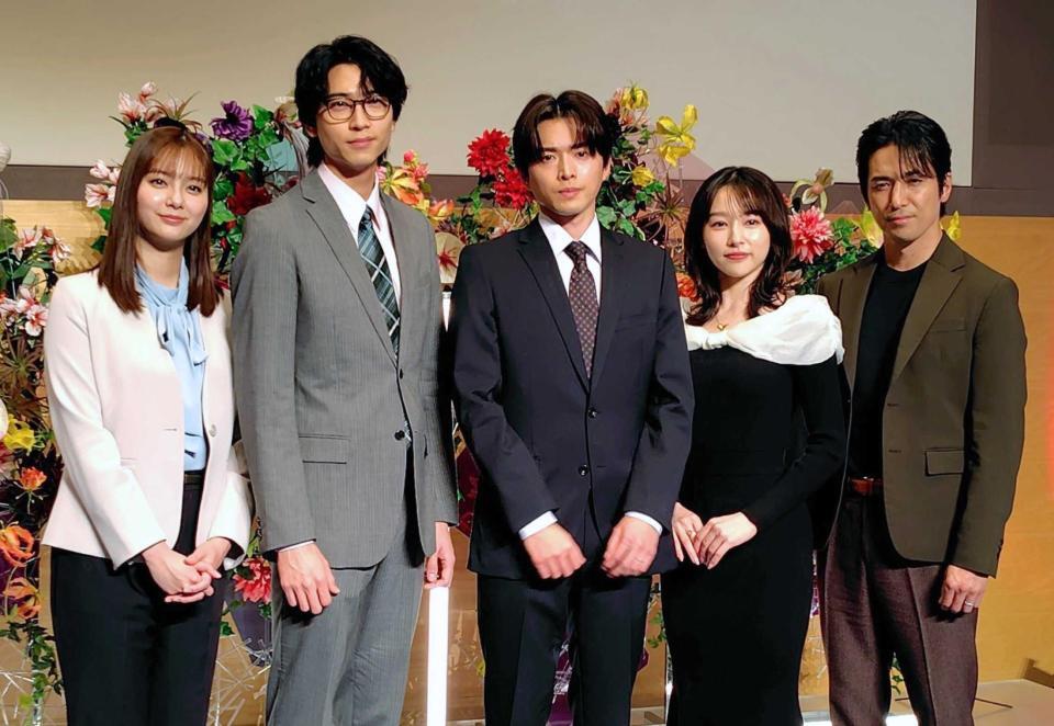 ドラマ「余命３ヶ月のサレ夫」放送直前会見に出席した（左から）新川優愛、庄司浩平、白洲迅、桜井日奈子、高橋光臣