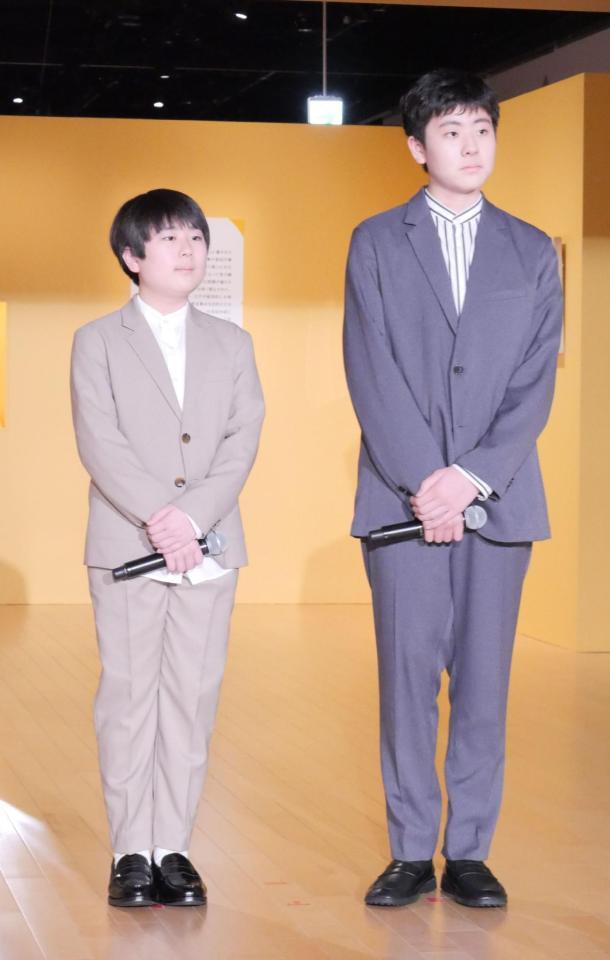 取材会に出席した中村勘太郎（右）と中村長三郎