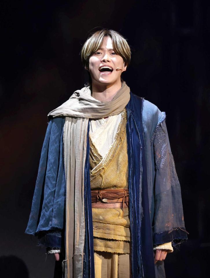 　熱演する大橋和也（撮影・佐々木彰尚）