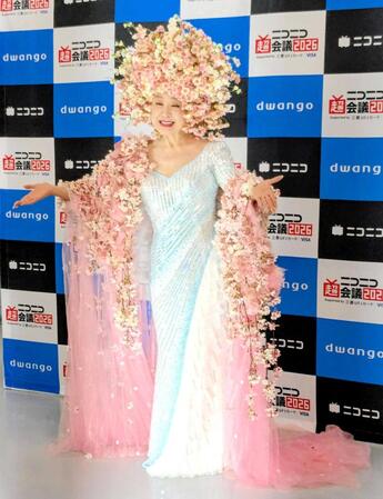 圧巻のパフォーマンスを披露した小林幸子