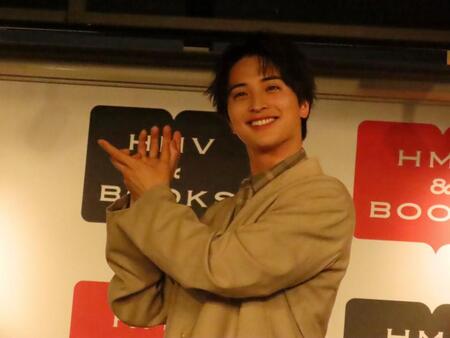 書籍「一ノ瀬颯『いちのせかい』」の発売記念イベントを行った一ノ瀬颯